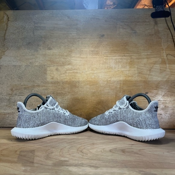 Adidas Tubular Shadow Knit Womens Size 6 (5Y) Athletic Shoes Gray Black BB8880 - Picture 5 of 8